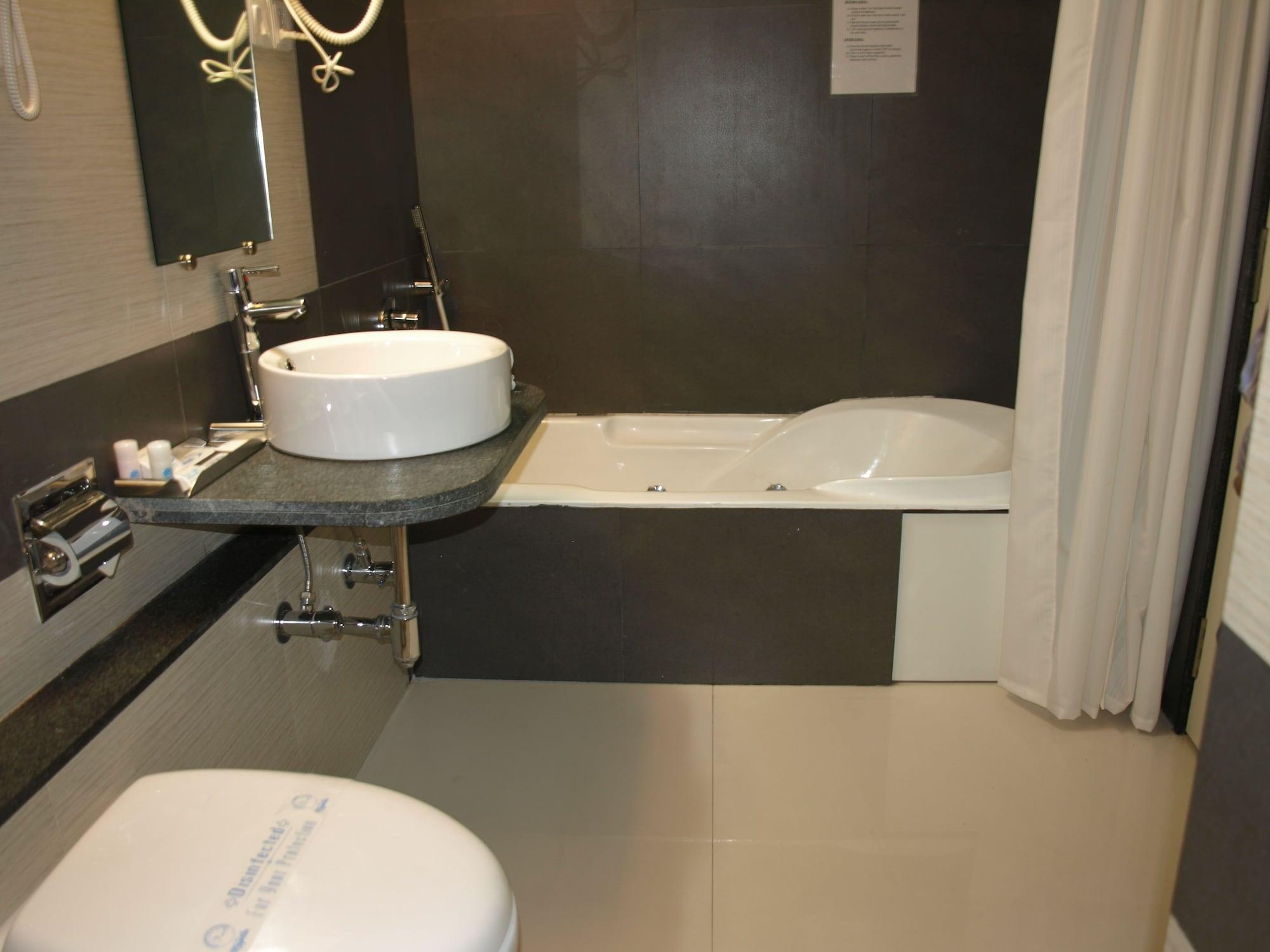 Kapila Business Hotel Pune Extérieur photo