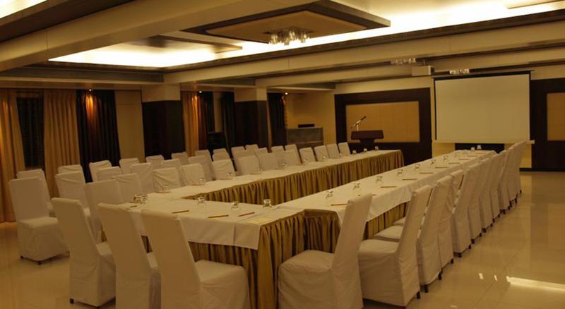 Kapila Business Hotel Pune Extérieur photo
