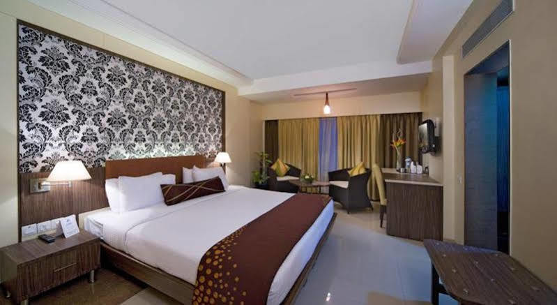 Kapila Business Hotel Pune Extérieur photo